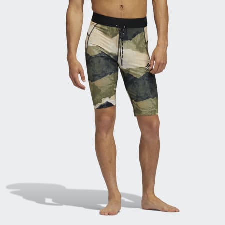 Earth Graphic Fitted Yoga Shorts