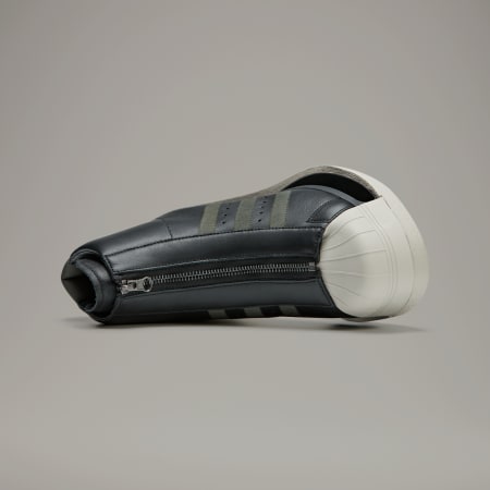 Y-3 Gendo Pro Model
