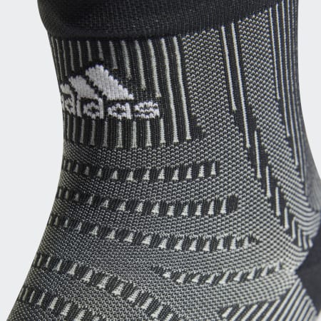 Performance Graphic Quarter Socks