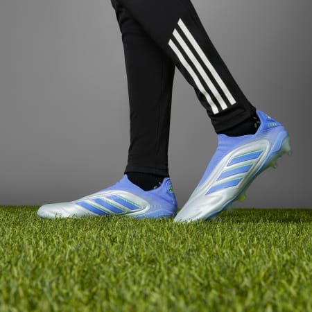 Copa Pure 3 Elite Laceless Firm Ground Boots