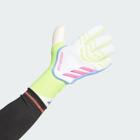 Predator Pro Goalkeeper Gloves