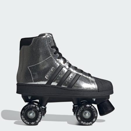 Superstar 82 Roller Skates