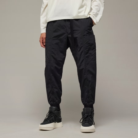 Pin by kz on トラック.ジャージ.スウェットパンツ  Adidas track pants outfit, Track pants  outfit, Stylish work outfits