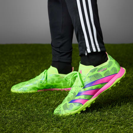 Predator League Generation Pred Turf Boots