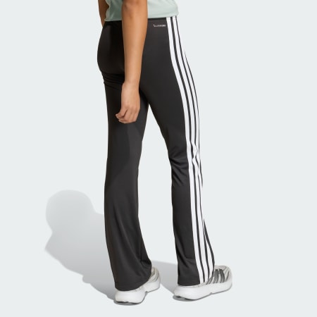 Train Essentials 3-Stripes Flared Leggings