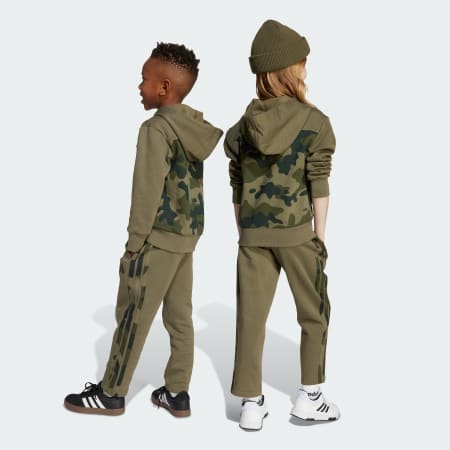Set jogger din fleece Seasonal Essentials cu imprimeu camo pentru copii