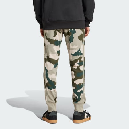 Seasonal Essentials Camouflage Pants