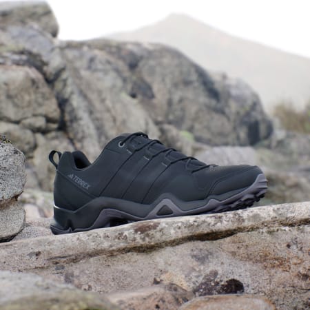 AX2S Hiking Shoes