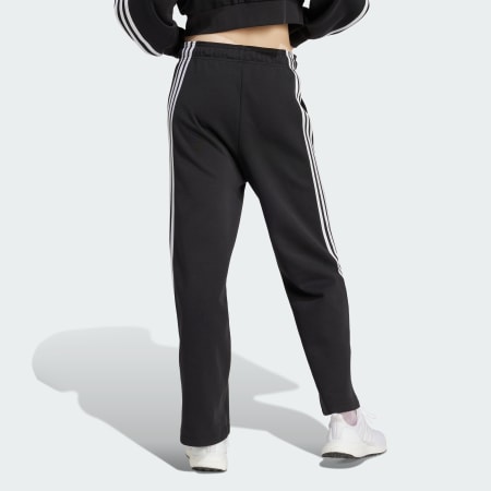 ⋘ B e l l a ☆ M o n t r e a l ⋙  Adidas pants women, Sport outfits, How to  wear joggers