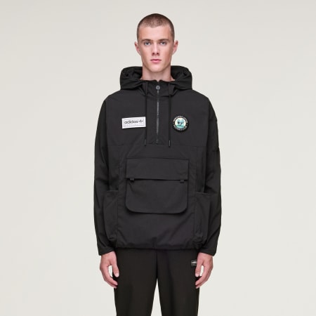 JACHETĂ NEWCASTLE SPZL F.C.