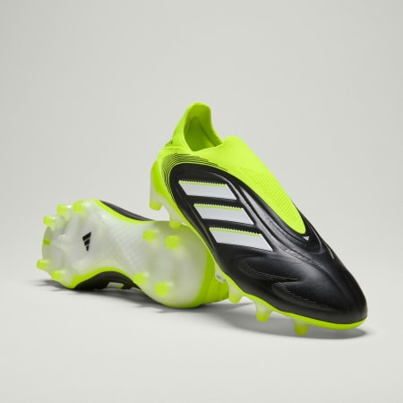 Copa Pure 3 Elite Laceless Firm Ground Boots