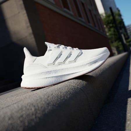 حذاء Ultraboost Light 2.0