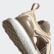 TENIS ULTRABOOST T S Soft Apricot-Smc / Tech Gold Met. / Chalk White D97946 TENIS ULTRABOOST T S Soft Apricot-Smc / Tech Gold Met. / Chalk White D97946