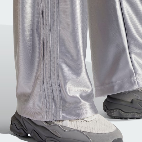 adidas オーバーサイズ ファイヤーバード トラックパンツ シルバー adidas☆オーバーサイズ ファイヤーバード☆トラックパンツ