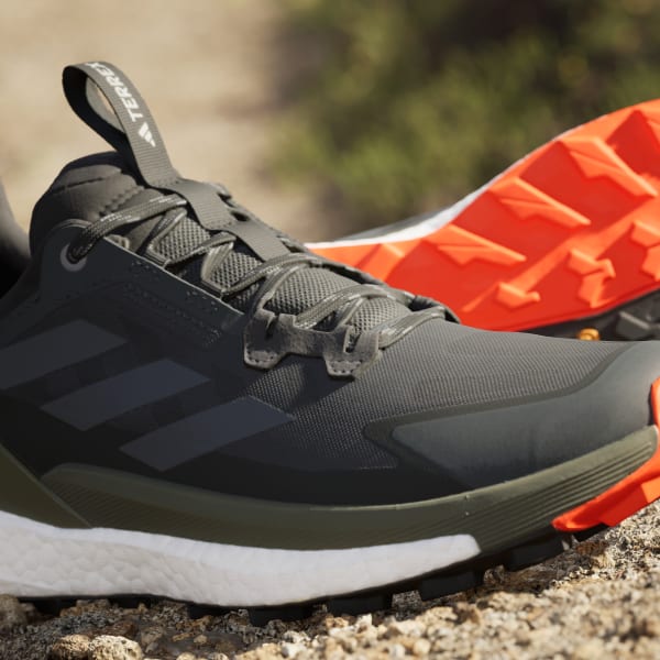 adidas スニーカー テレックス フリーハイカー 2.0 ロー