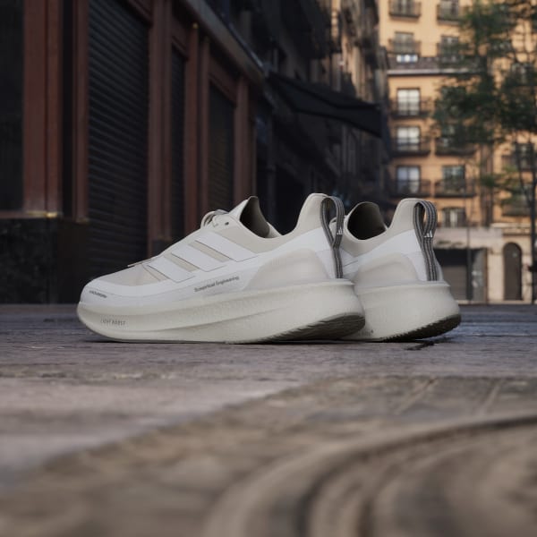 FURYエルマノス コウモリ H.KOUMORI ULTRABOOST 5 H. Koumori x Adidas Ultraboost 5 Review& On foot - YouTube