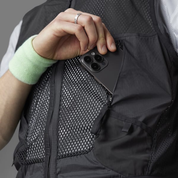 adidas ベスト、ファスナー付きポケット付き adidas（アディダス）の「ADICROSS マルチユースポケット