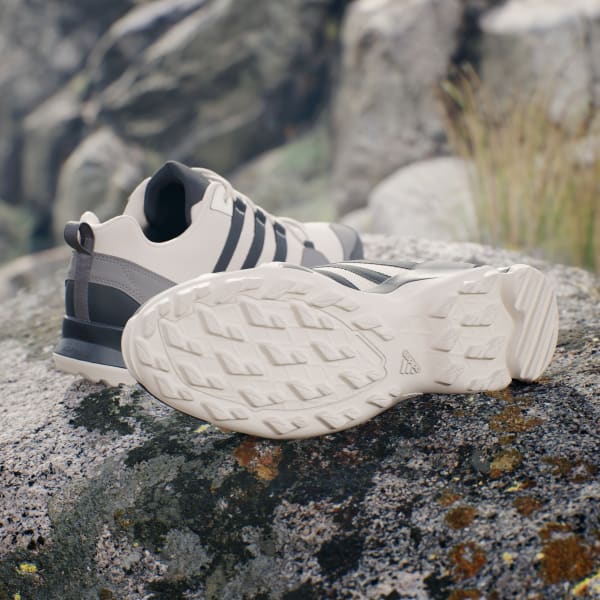 Beige Zapatillas de Senderismo AX2S