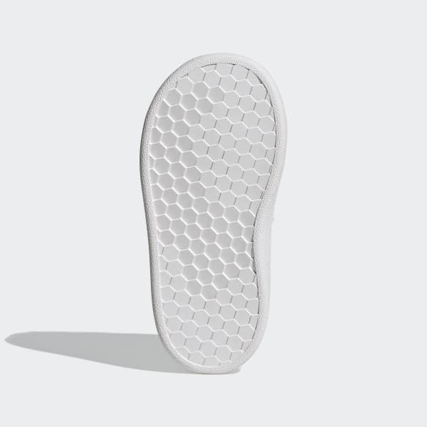 ホワイト アドバンコート / Advancourt