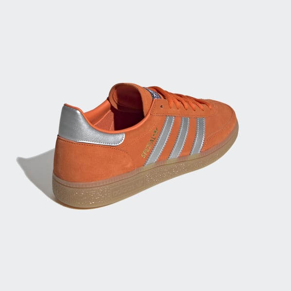 【新品】adidas HANDBALL SPEZIAL 23.5 アディダス アディダス HANDBALL SPEZIAL - ベージュ | アディダス ジャパン