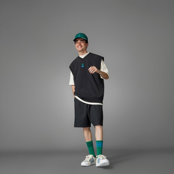 Black Rolling Links Pullover Vest