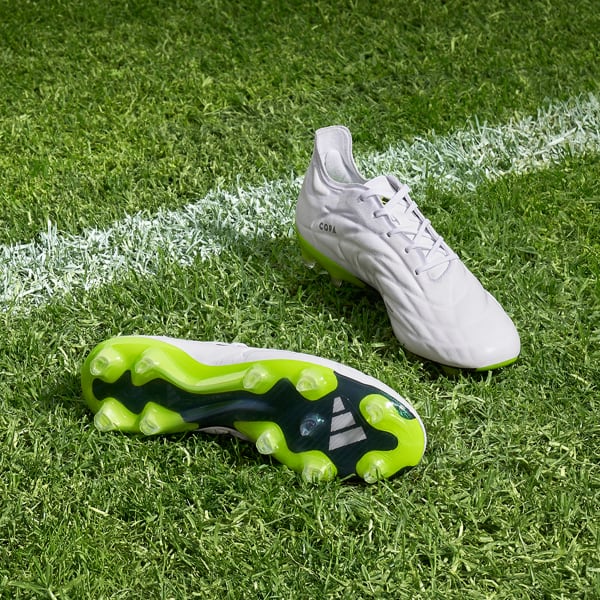 Chuteira Copa Pure II.1 Campo - Branco adidas | adidas Brasil