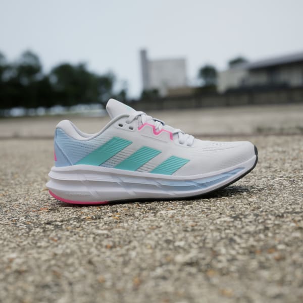 White Questar 3 Running Shoes