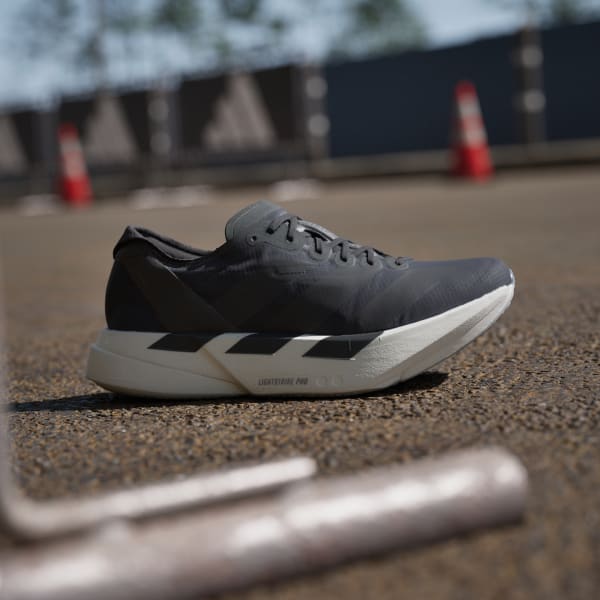 Hitam Sepatu Adizero Adios Pro 4