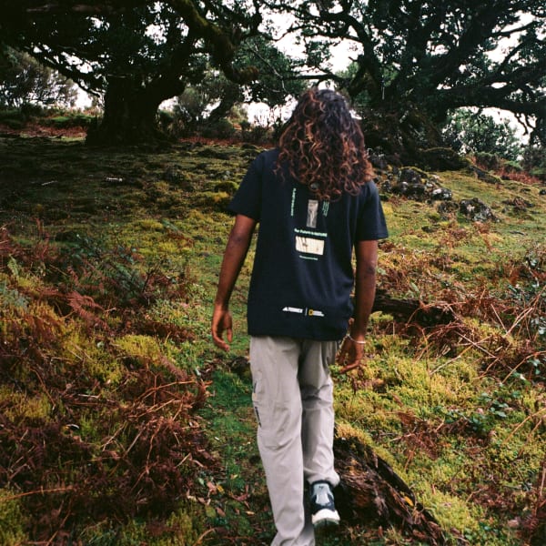 ブラック ナショナル ジオグラフィック AEROREADY グラフィック半袖Tシャツ