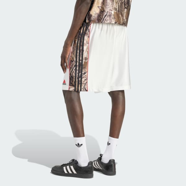 ホワイト アディダス オリジナルス 迷彩柄 ショーツ