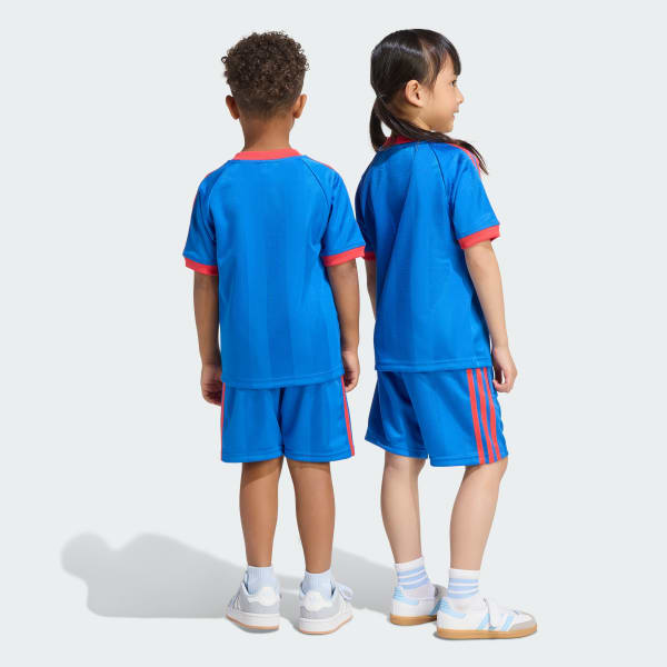 สีน้ำเงิน เสื้อยืดและกางเกงขาสั้นผ้าเจอร์ซีย์