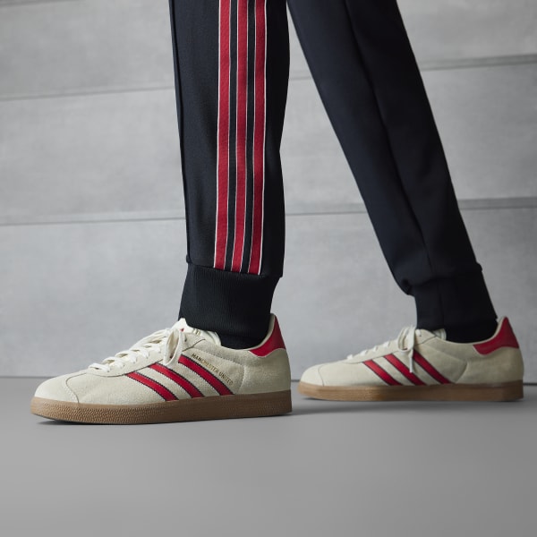アディダス✕マンチェスターユナイテッド スニーカー☆彡 Manchester United x adidas Gazelle Terrace が国内2月12日より