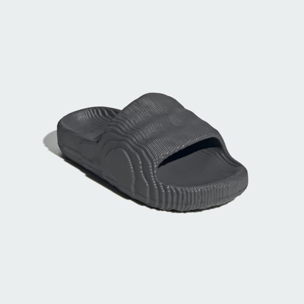 Adidas adilette slides youth hot sale