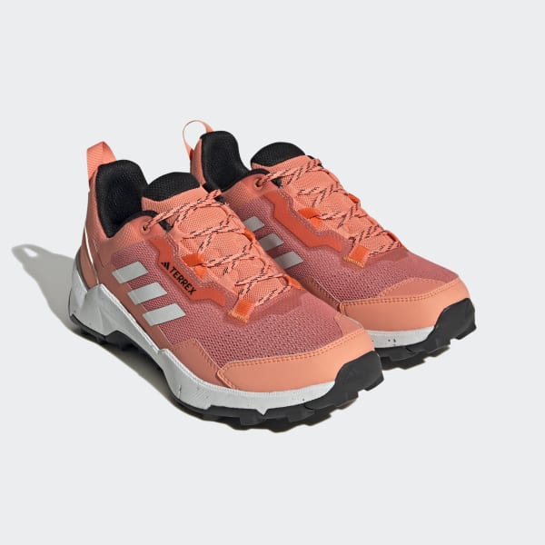 Orange TERREX AX4 Wanderschuh