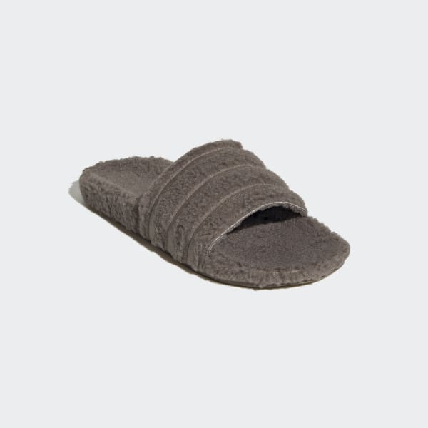 Brun Adilette Slides