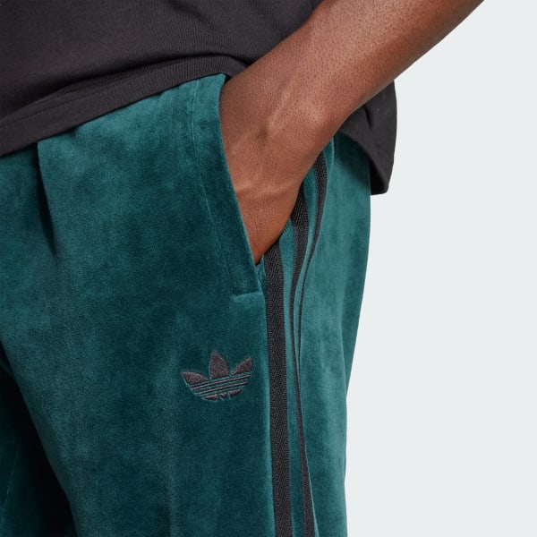 アディダスパンツ☆SST Adicolor Velour Track Pants☆選べる5色 adidas SST Adicolor Velour Track Pants - Green | Free