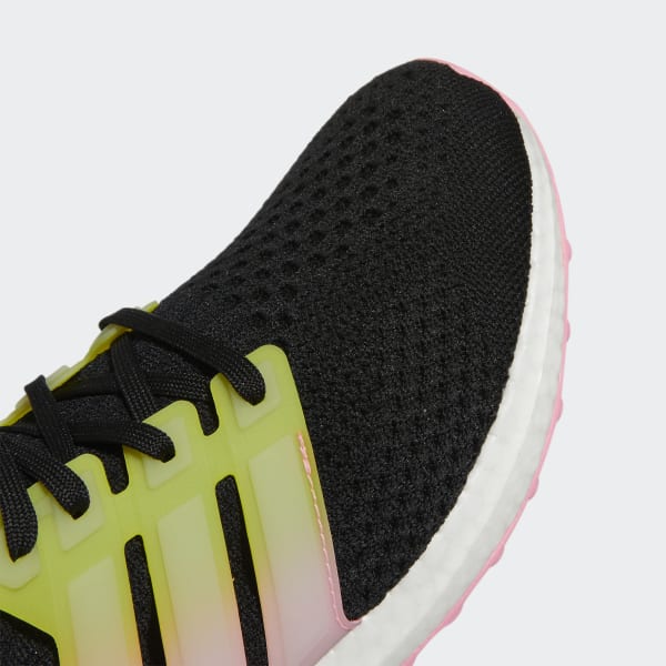 Preto Sapatilhas de Running e Lifestyle Sportswear Ultraboost 5.0 DNA ZD982