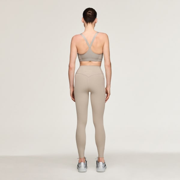 สีเบจ สปอร์ตบราซัพพอร์ตระดับปานกลาง adidas x entire studios Optime