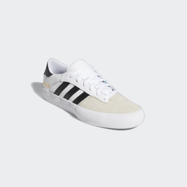 white adidas nizza low