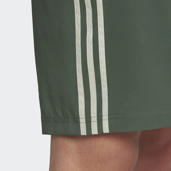 mau-xanh-la Quần short Chelsea 3 Sọc AEROREADY Essentials 28983