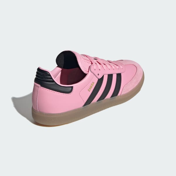 Samba Messi IN FuBballschuh