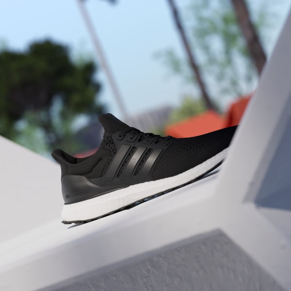 Hitam Sepatu Ultraboost 1.0