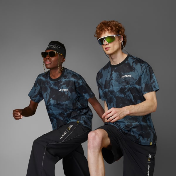 Hitam Tee Grafis ADIDAS DISNEY National Gegraphic UF AEROREADY