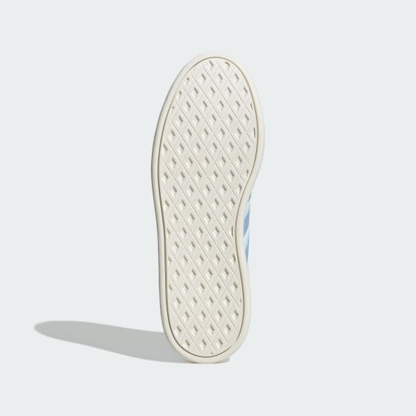 White Breaknet Sleek Shoes