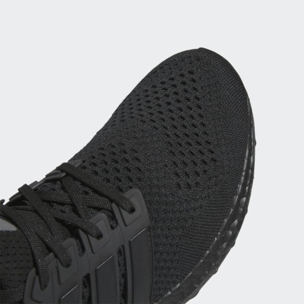 Black ultra boost mens size 9 outlet