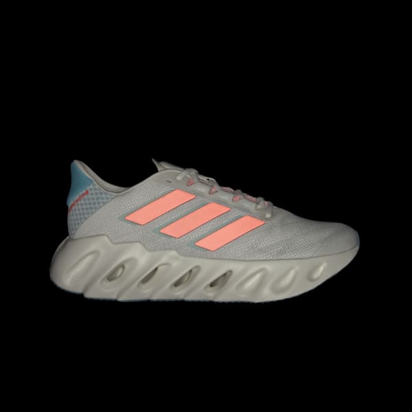 สีขาว รองเท้าวิ่ง adidas Switch Fwd 2