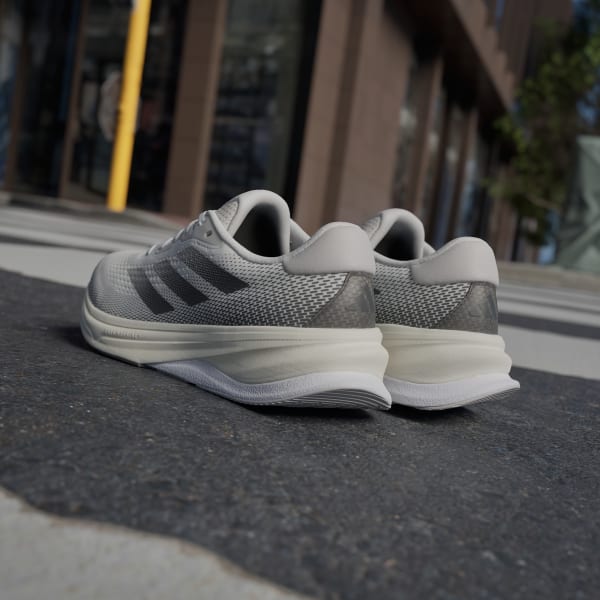 新品*2082/27.5cmアディダス ランニング スーパーノヴァソリューション 新品*2082/27.5cmアディダス ランニング スーパーノヴァ