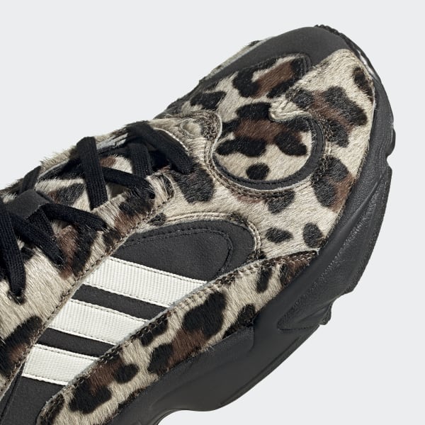 adidas originals yung og black and white