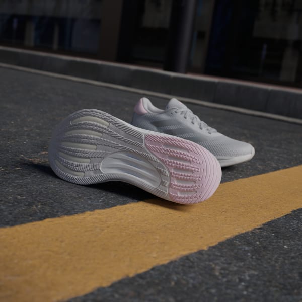 Abu-abu Sepatu Running Supernova Stride