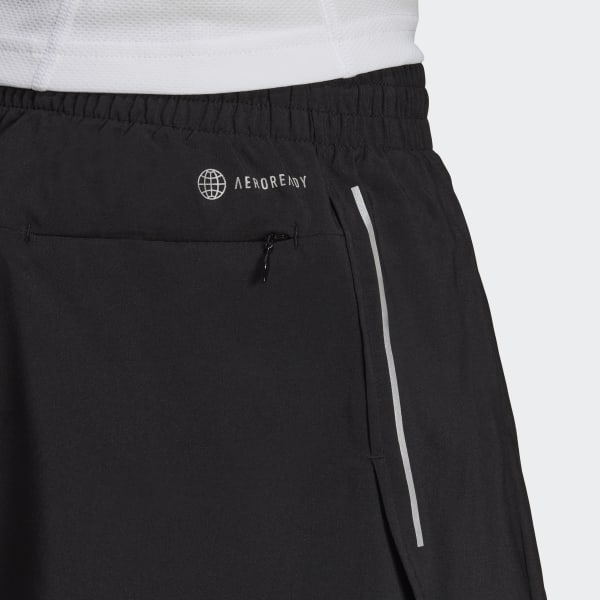 Svart Own the Run Split Shorts